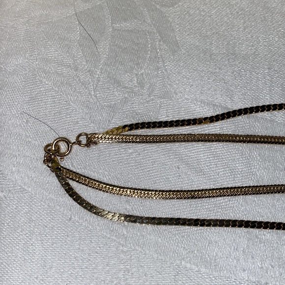 Beautiful Goldtone Two Strand Ladies Necklace - Picture 7 of 8